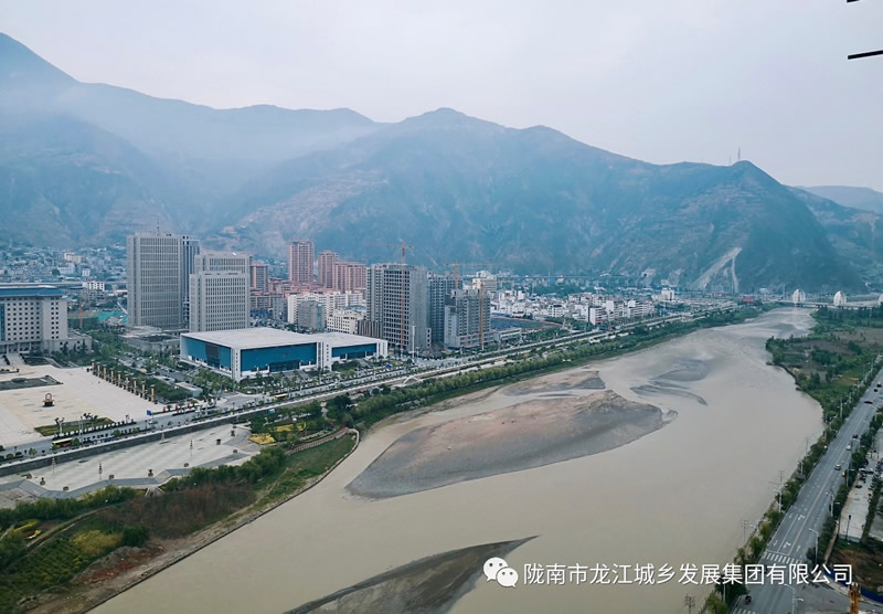 匠心傾注、喜封金頂——龍江?雙子座商住小區(qū)主體順利封頂