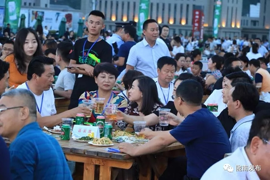 好嗨喲！隴南第一屆青島啤酒節(jié)開幕啦，為期8天