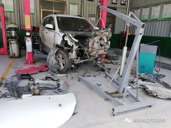 金錘鈑金，銀槍噴漆！龍江汽修值得信賴！