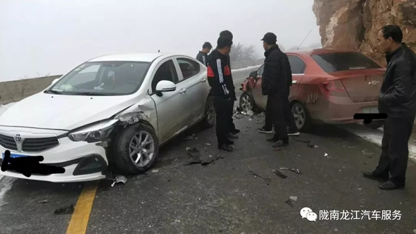 金錘鈑金，銀槍噴漆！龍江汽修值得信賴！