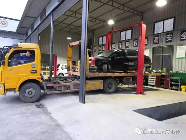 金錘鈑金，銀槍噴漆！龍江汽修值得信賴！