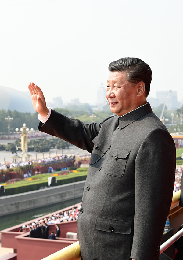 慶祝中華人民共和國(guó)成立70周年大會(huì)隆重舉行 習(xí)近平發(fā)表重要講話并檢閱受閱部隊(duì)