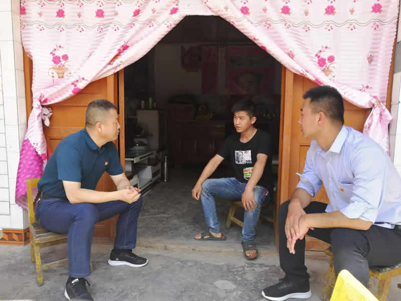 “感黨恩、憶黨史”，--市龍江城鄉(xiāng)發(fā)展集團公司開展慶祝建黨99周年主題黨日活動